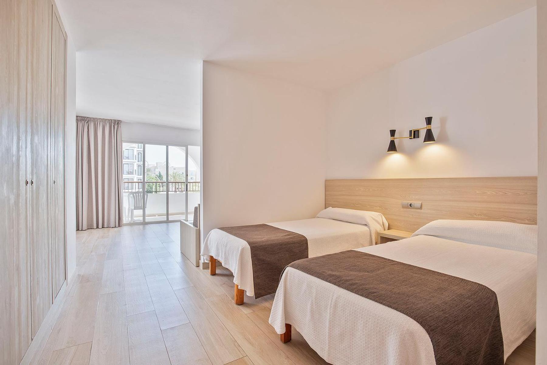 Sant Antoni de Portmany Sunside Ibiza Studios - Only Adults- Formerly Known As Central Park מראה חיצוני תמונה