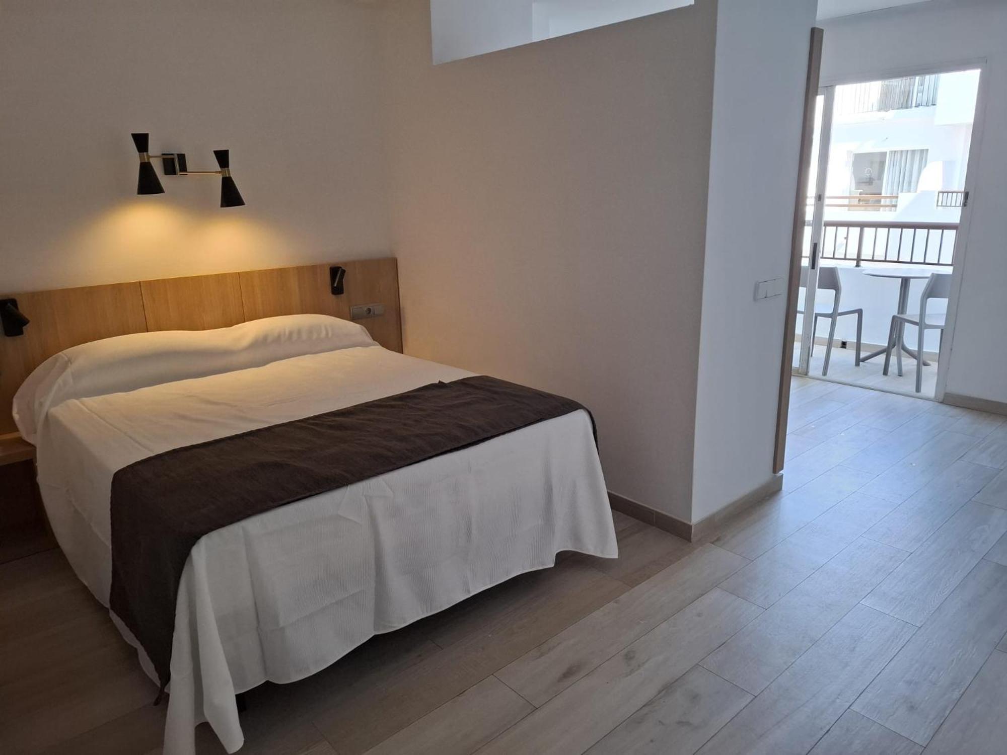 Sant Antoni de Portmany Sunside Ibiza Studios - Only Adults- Formerly Known As Central Park מראה חיצוני תמונה