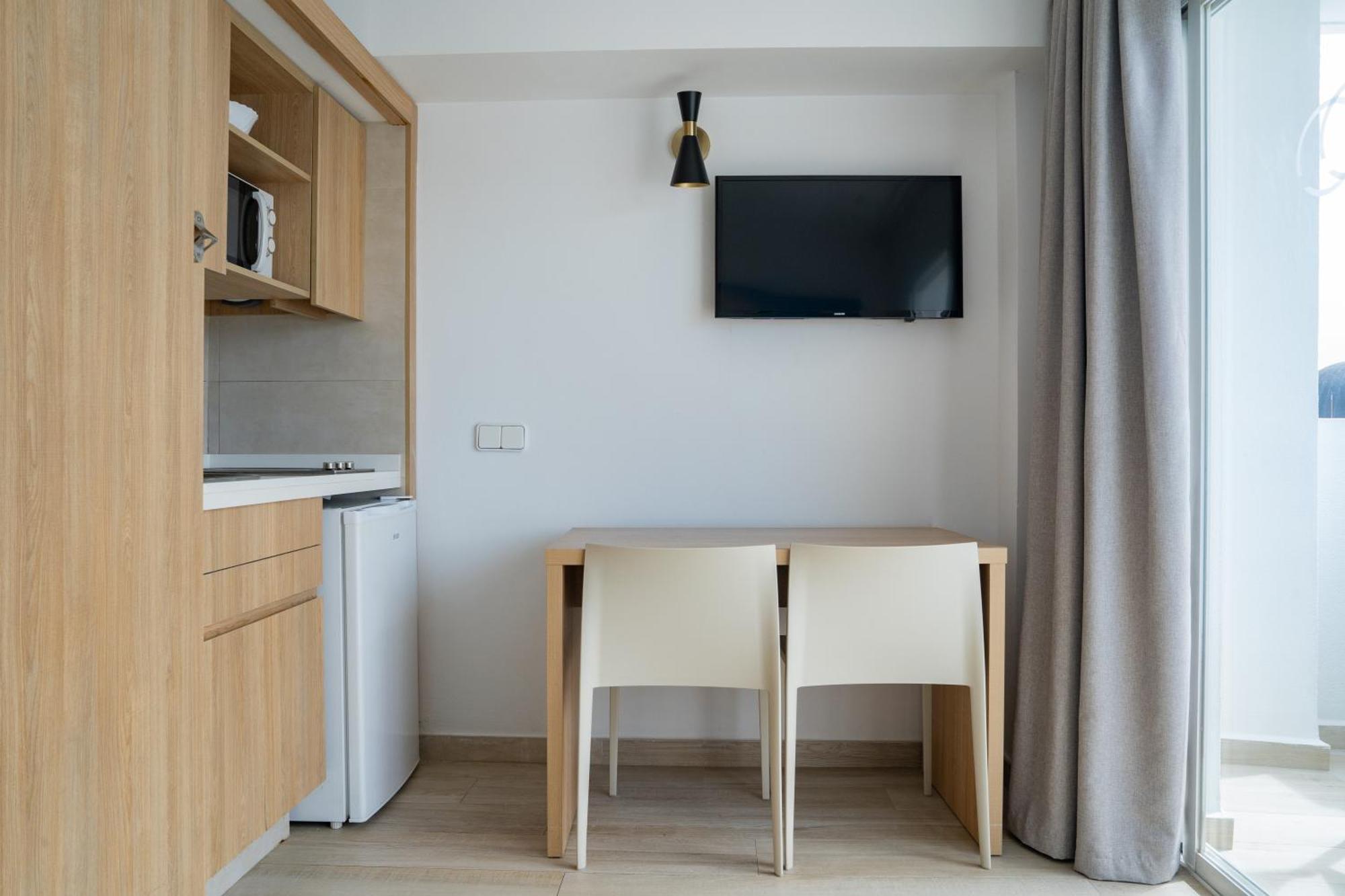 Sant Antoni de Portmany Sunside Ibiza Studios - Only Adults- Formerly Known As Central Park מראה חיצוני תמונה