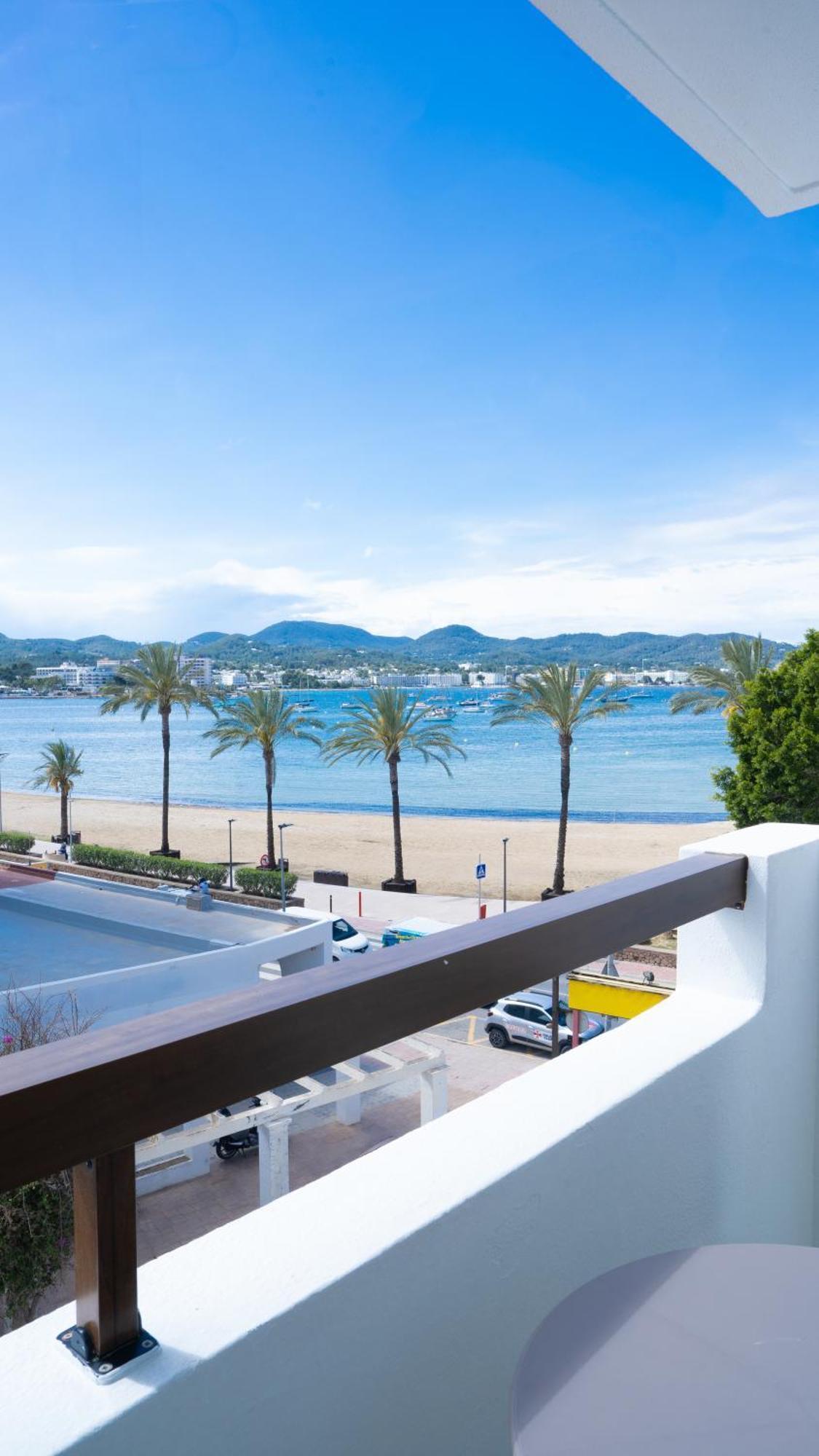 Sant Antoni de Portmany Sunside Ibiza Studios - Only Adults- Formerly Known As Central Park מראה חיצוני תמונה