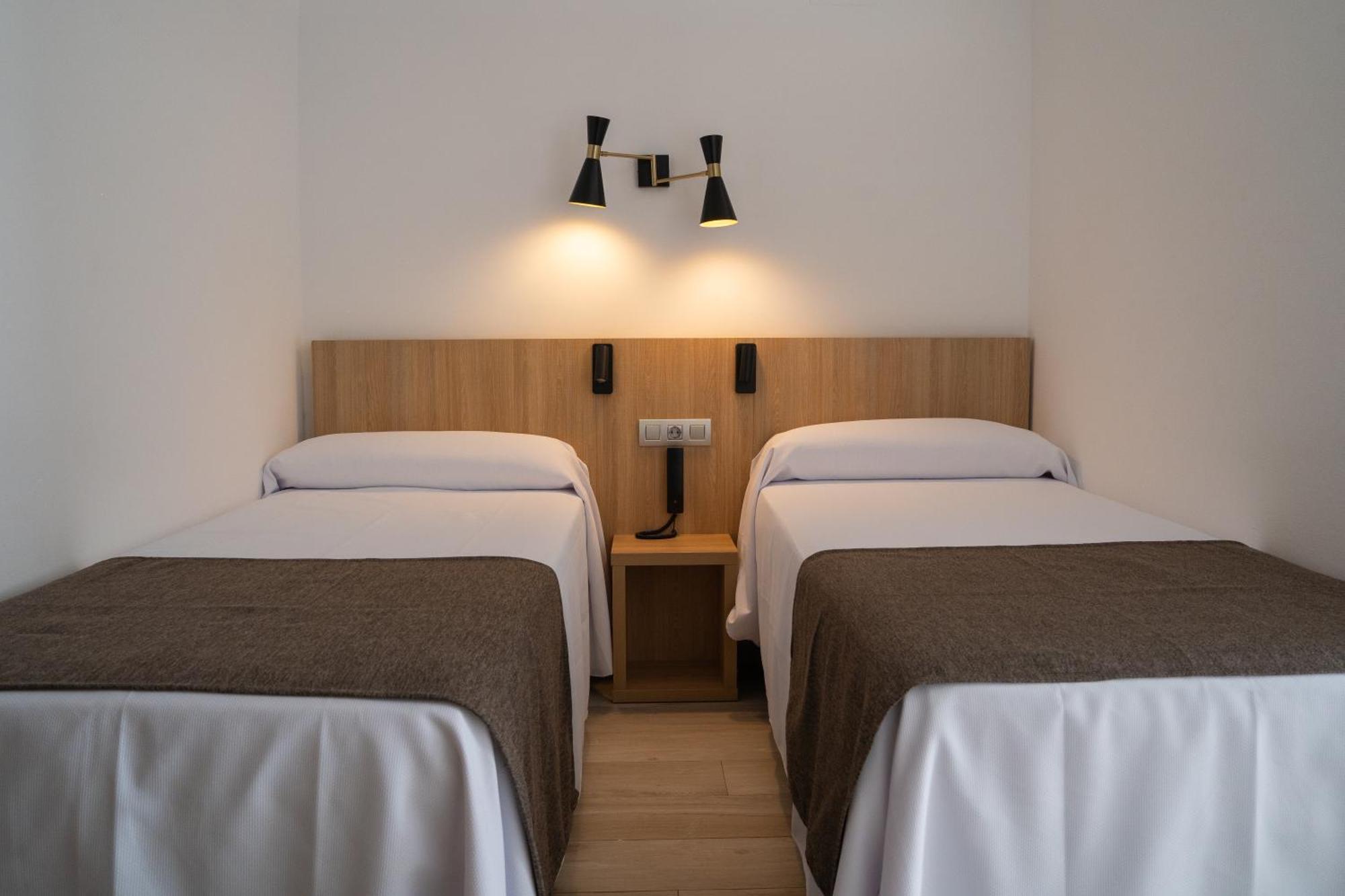 Sant Antoni de Portmany Sunside Ibiza Studios - Only Adults- Formerly Known As Central Park מראה חיצוני תמונה